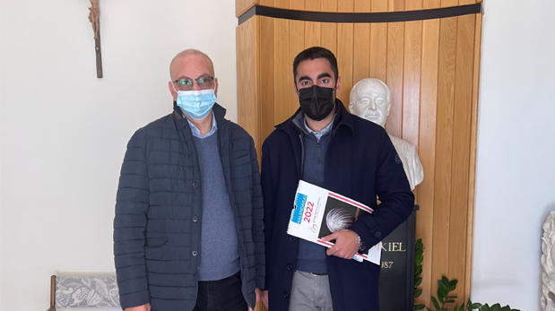 Mamo TCV presents donation to Id-Dar tal-Providenza