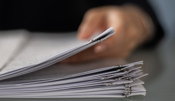 News_handspapers.png