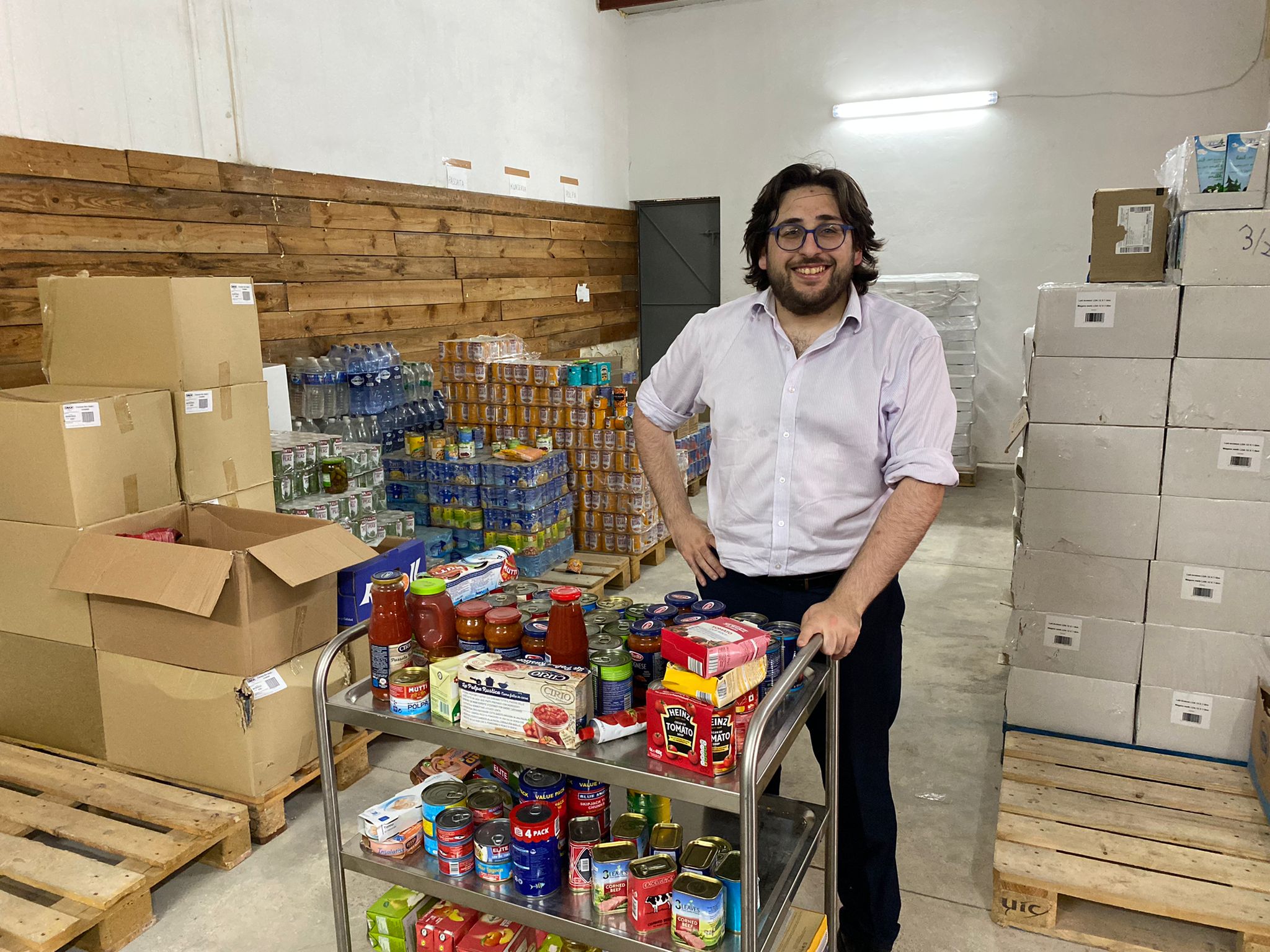 Zachary Galea helping at Foodbank Lifeline Foundation