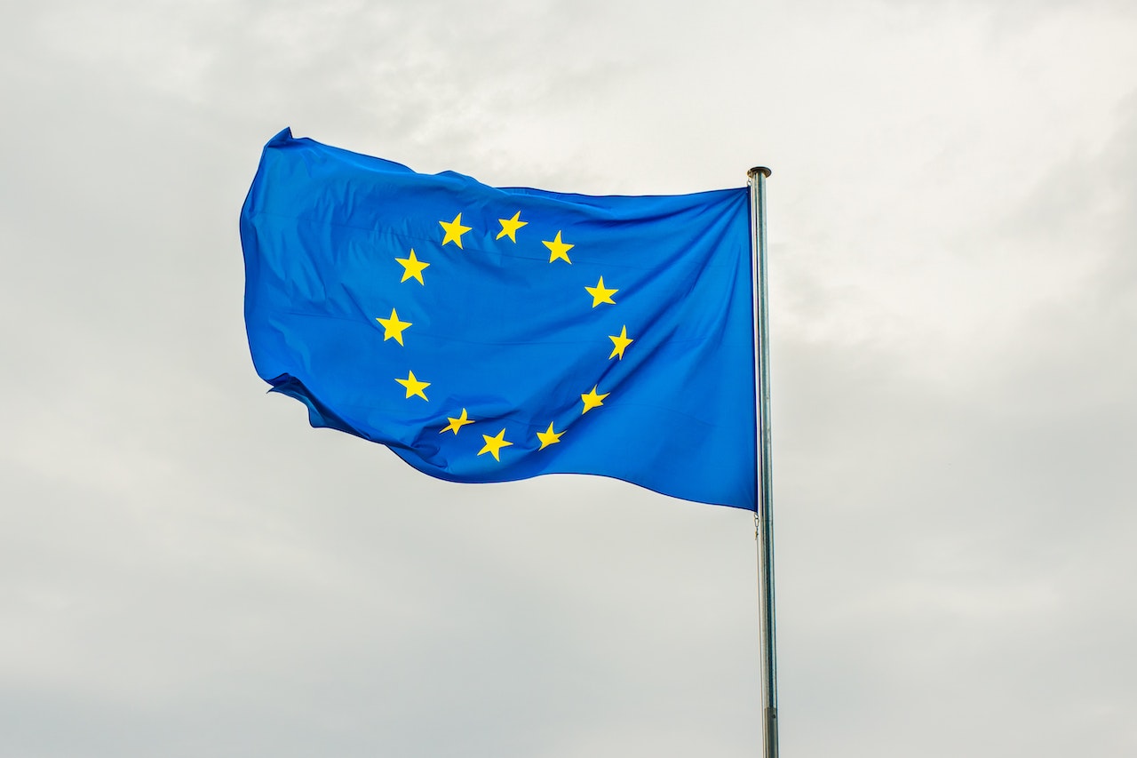 Deadline for Third Country Personal Data Transfers: EU Standard Contractual Clauses